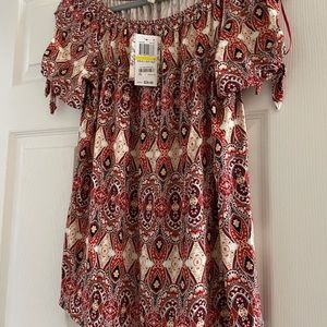 Cute paisley short sleeved blouse